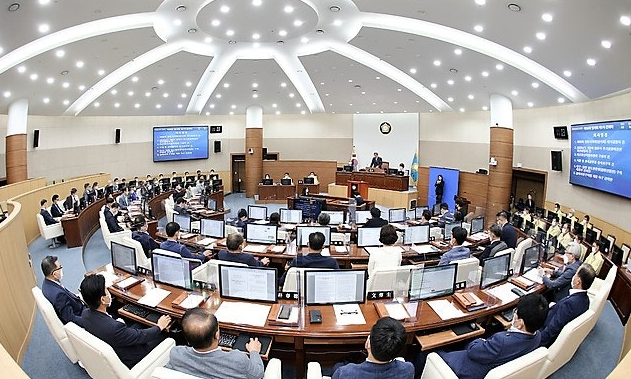 681 구청장 직선제 도입 건의안